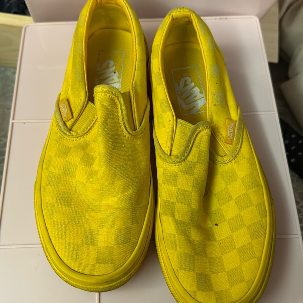 Women’s Yellow vans
